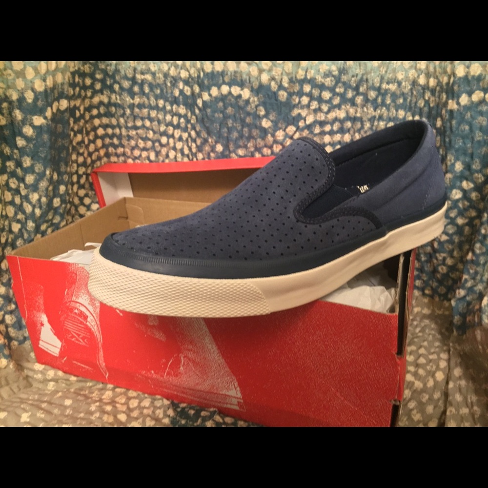 SOLD! Converse Suede Deckstar (New in Box) UNISEX